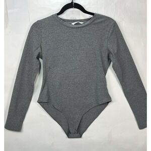 MangoPop Gray Long Sleeve‎ Bodysuit Size Medium Layering Basic Base Layer EUC